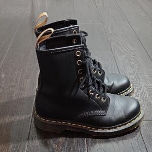 Dr. Martens Black Combat 14045 Boots Size 5 Mens Size 6 Ladies